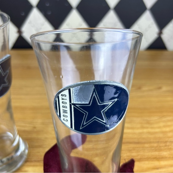 Dallas Cowboys 3D Medallion Pilsner Glasses,
 NFL Logo Beer Glassware - Picture 6 of 7